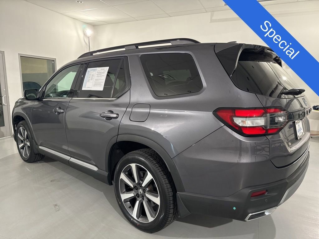 Used 2023 Honda Pilot Touring image 5