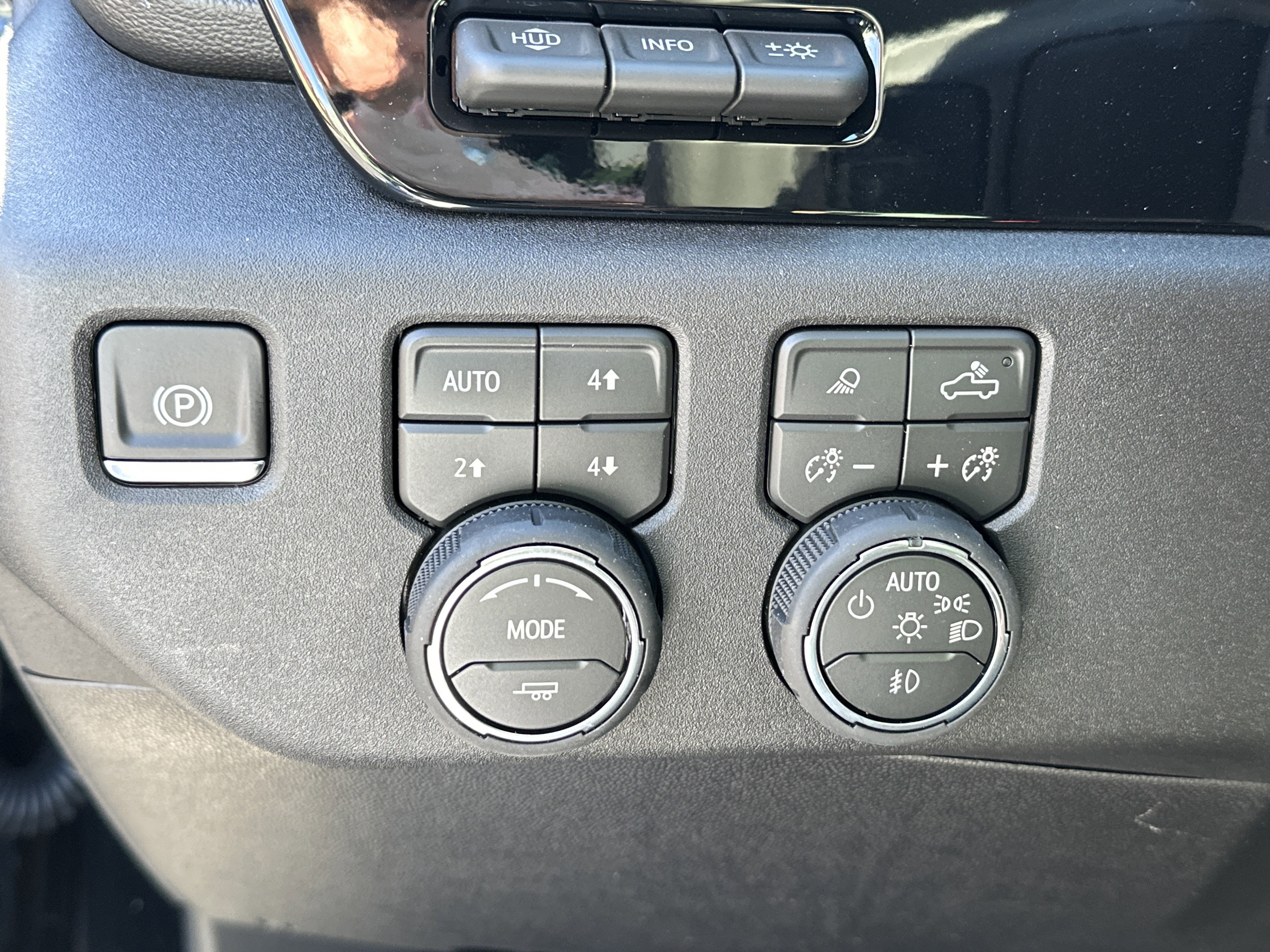 New 2026 Chevrolet Silverado 2500 LTZ w/ LTZ Plus Package image 25