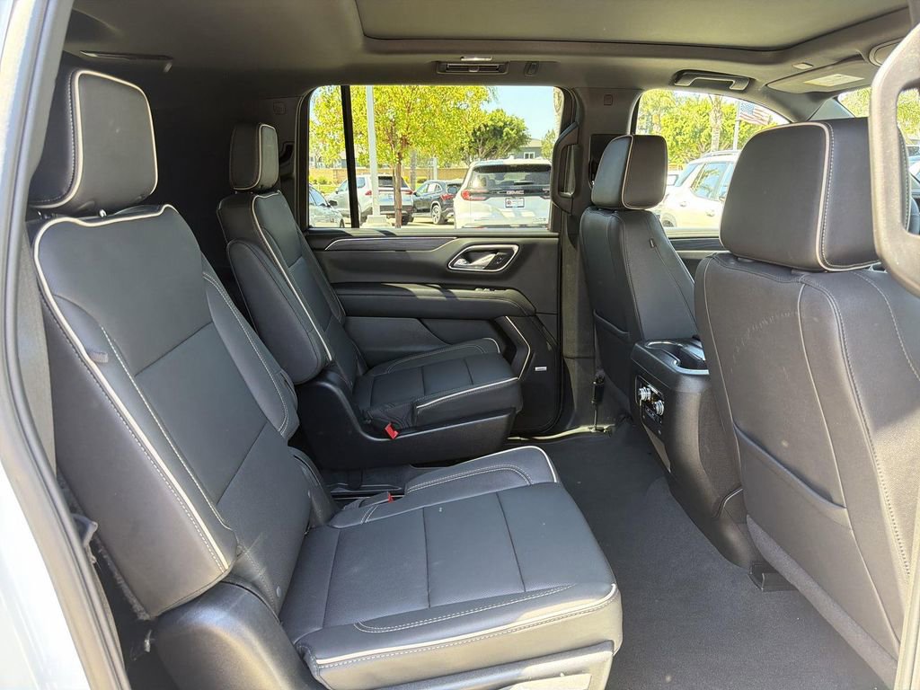 Used 2023 GMC Yukon XL SLT w/ SLT Premium Package AWD/4WD image 31