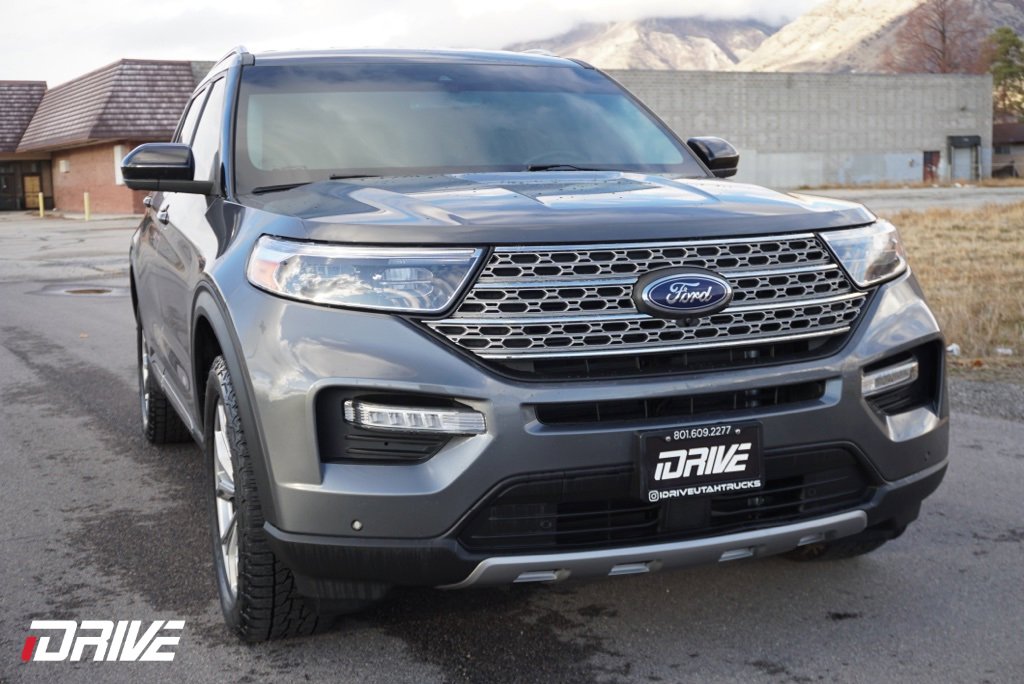 Used 2023 Ford Explorer Limited image 3
