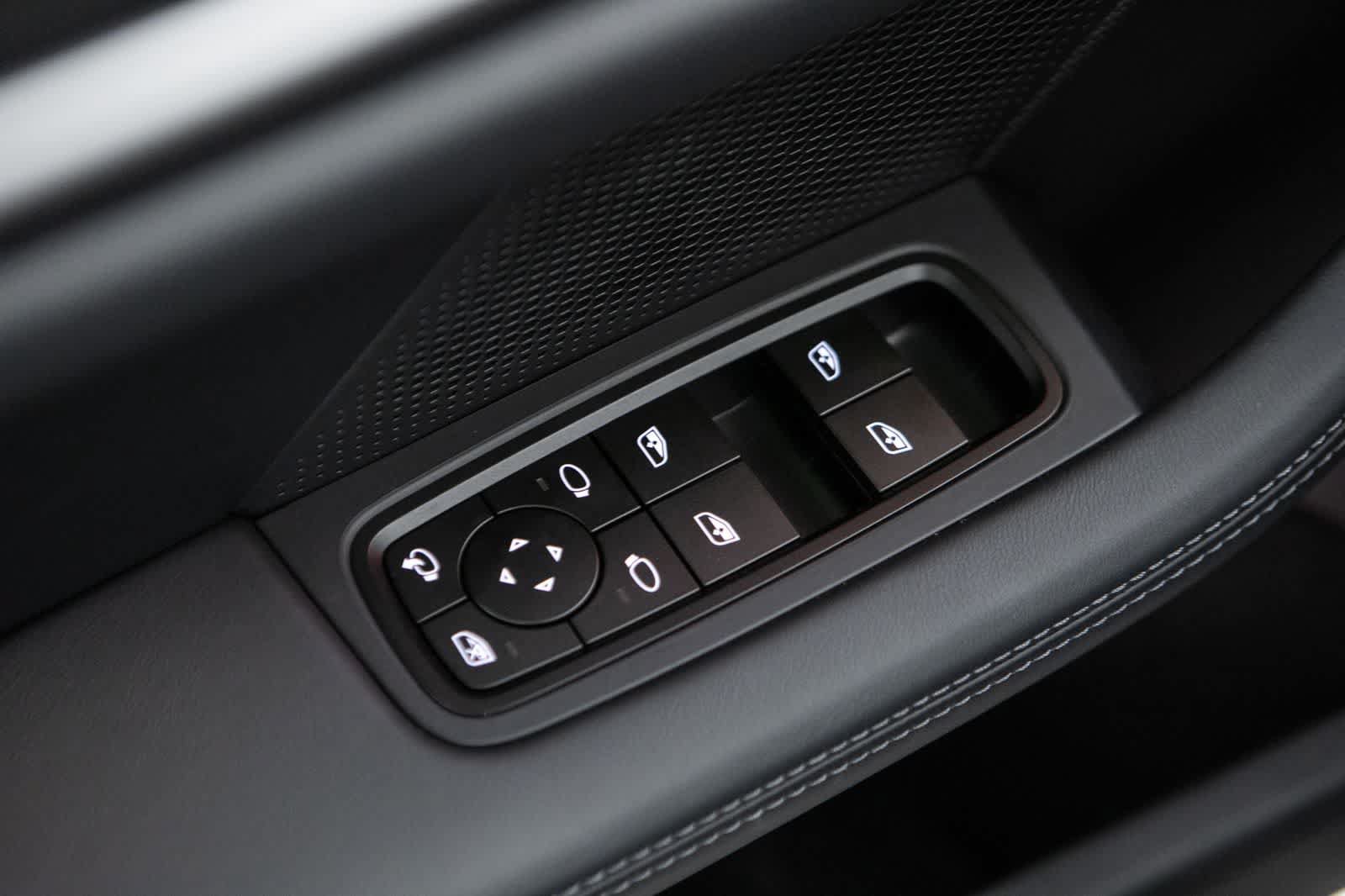 New 2026 Porsche Taycan AWD/4WD image 24