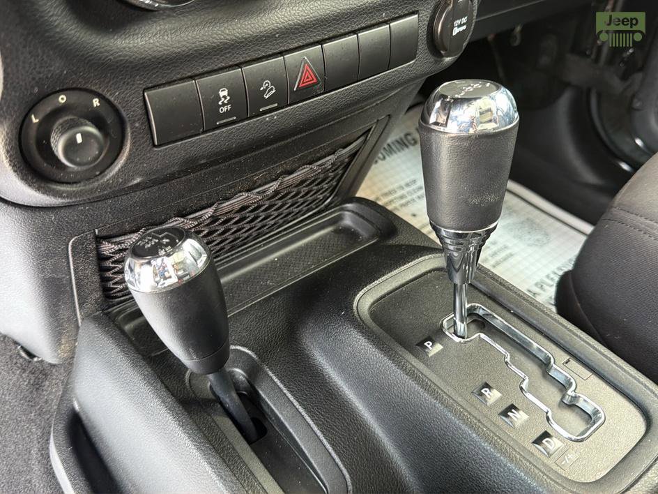 Used 2013 Jeep Wrangler Unlimited Sport image 16