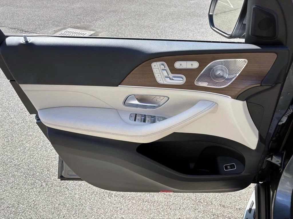 Used 2023 Mercedes-Benz GLE 350 4MATIC image 11