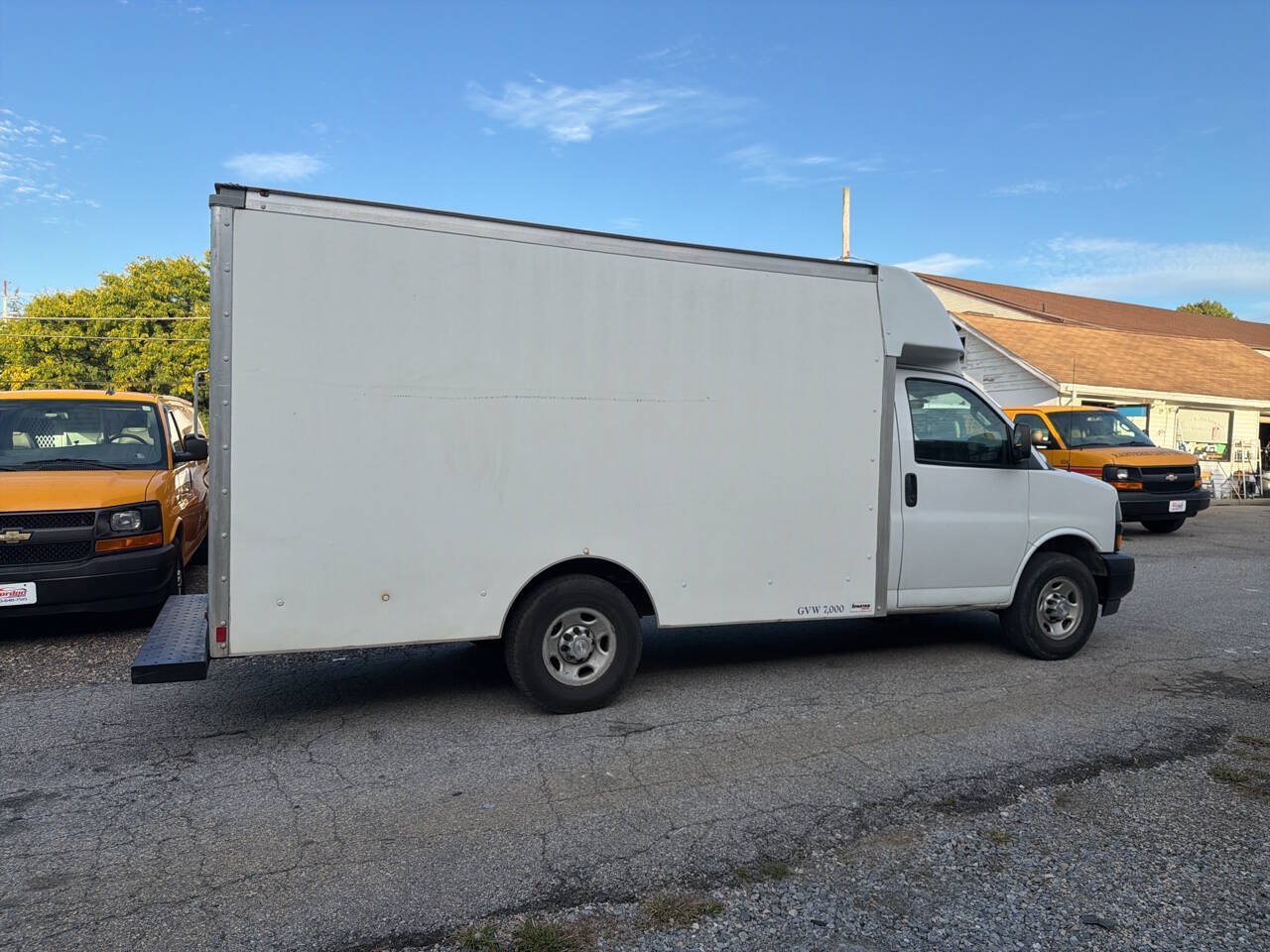 Used 2018 Chevrolet Express 3500 RWD image 8