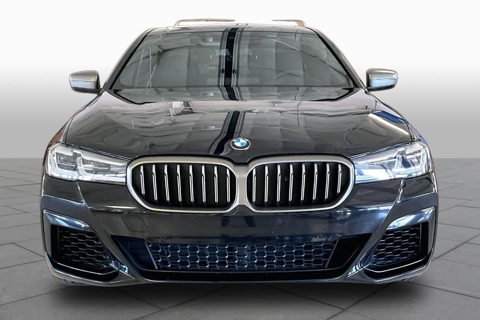Used 2022 BMW M550i xDrive w/ Executive Package AWD/4WD image 3