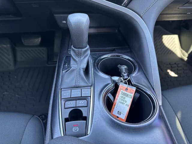 Used 2020 Toyota Camry LE image 28