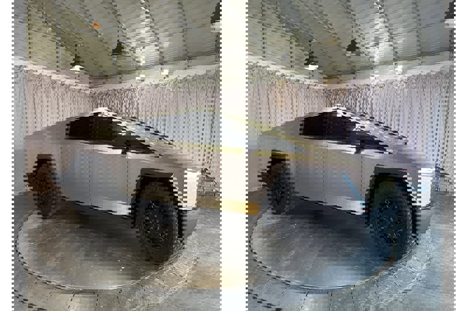 Used 2024 Tesla Cybertruck AWD Crew Cab image 7