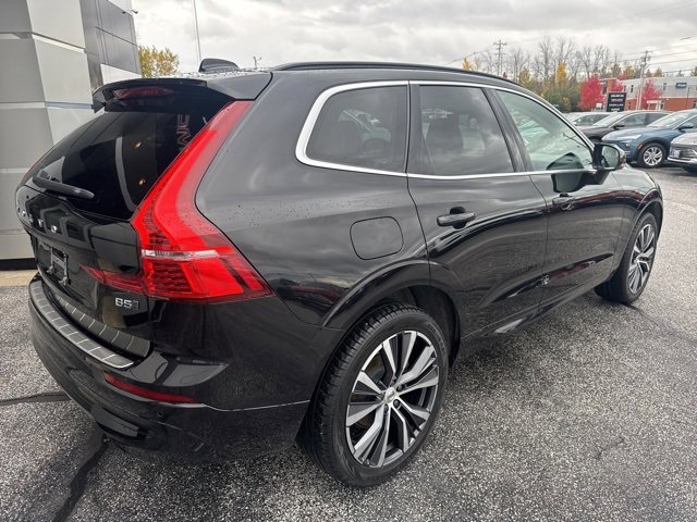 Used 2022 Volvo XC60 B5 Momentum w/ Climate Package image 7