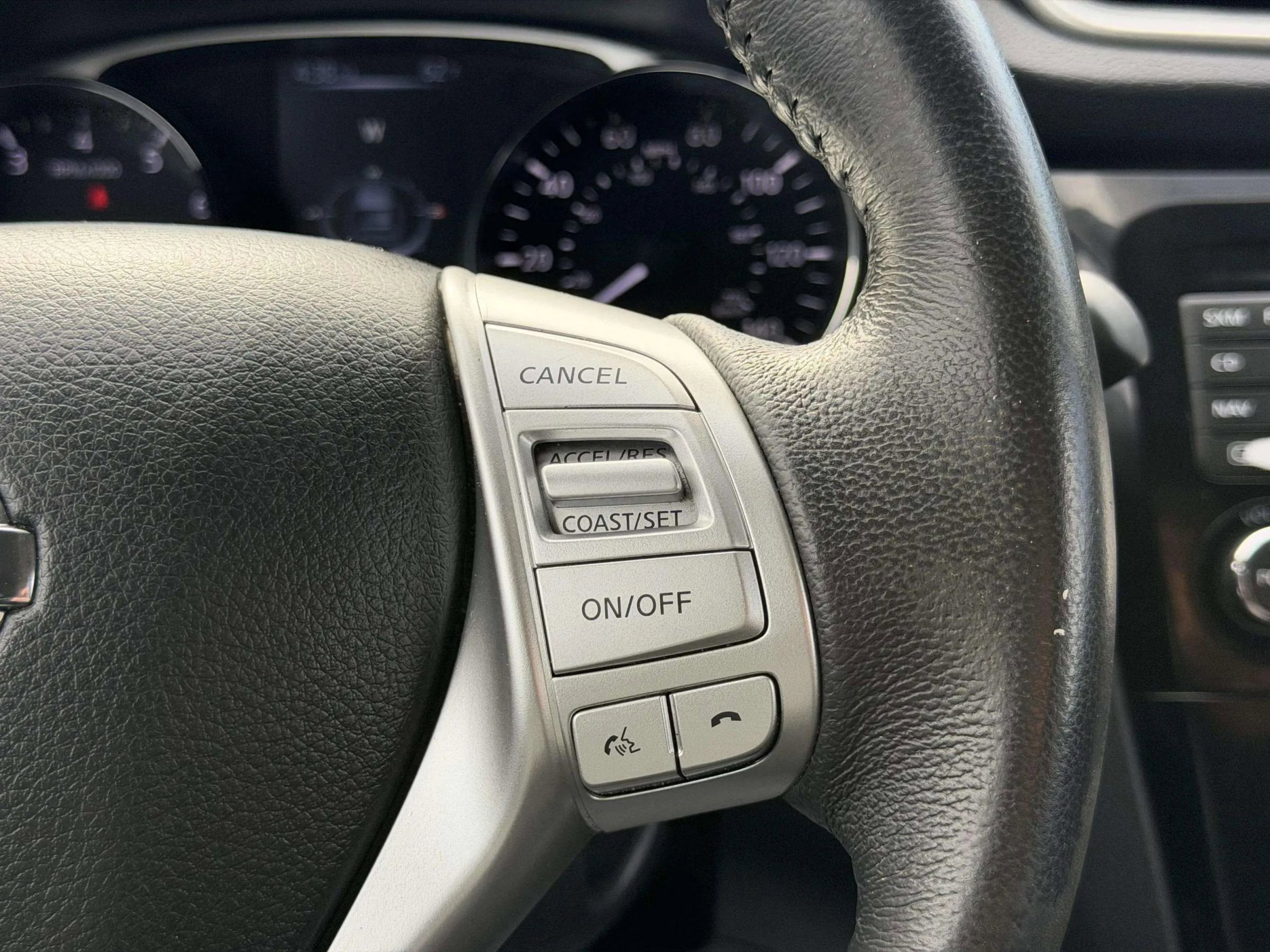 Used 2014 Nissan Rogue SL image 31