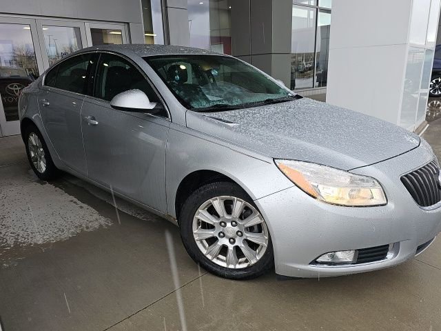 Used 2012 Buick Regal Leather image 3