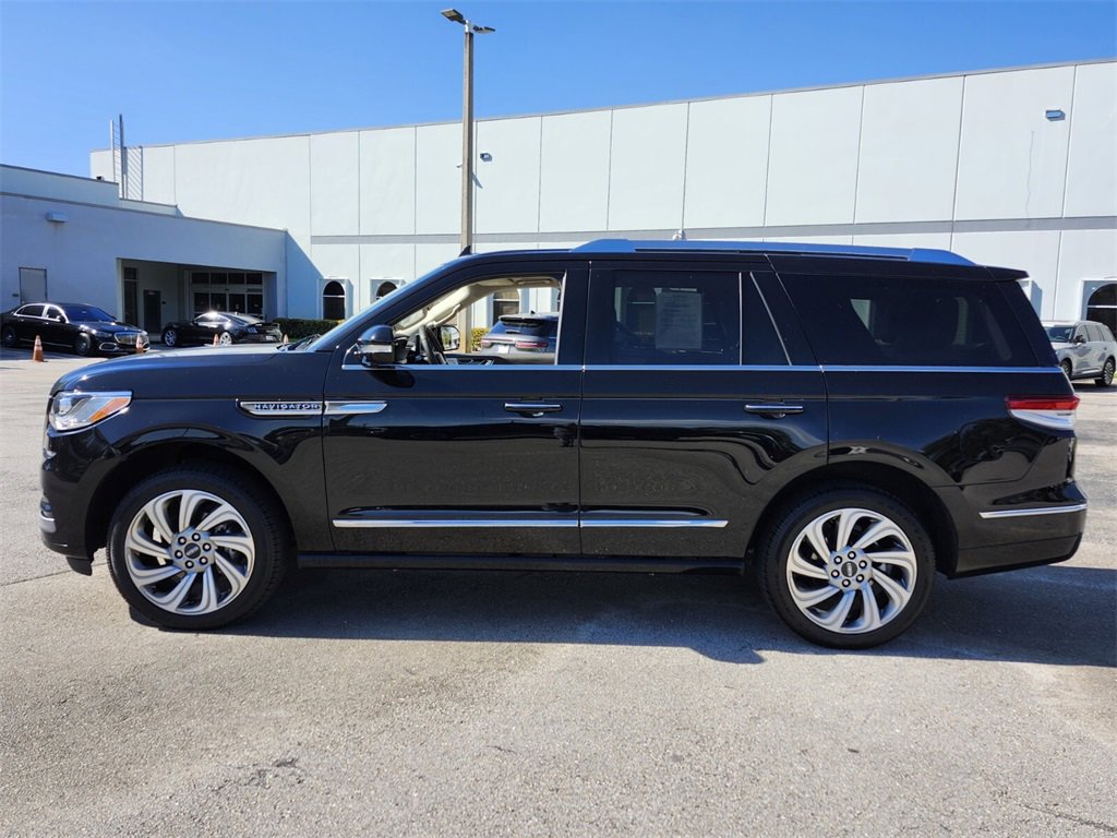 Certified 2022 Lincoln Navigator Reserve image 2