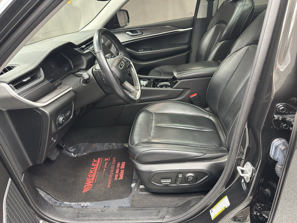 Used 2022 Jeep Grand Cherokee L Limited AWD/4WD image 4