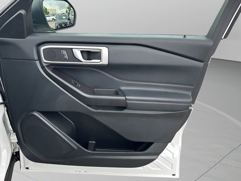 Used 2020 Ford Explorer XLT w/ Equipment Group 202A image 13