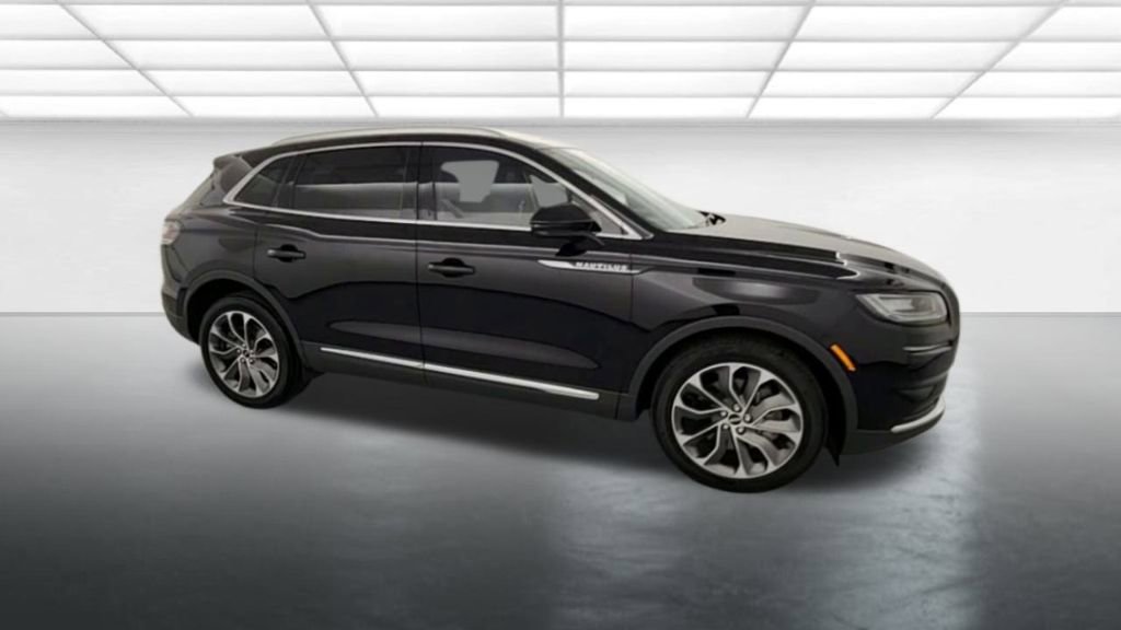 Used 2022 Lincoln Nautilus Reserve image 9