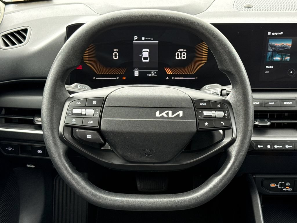 Used 2025 Kia K4 FWD image 14