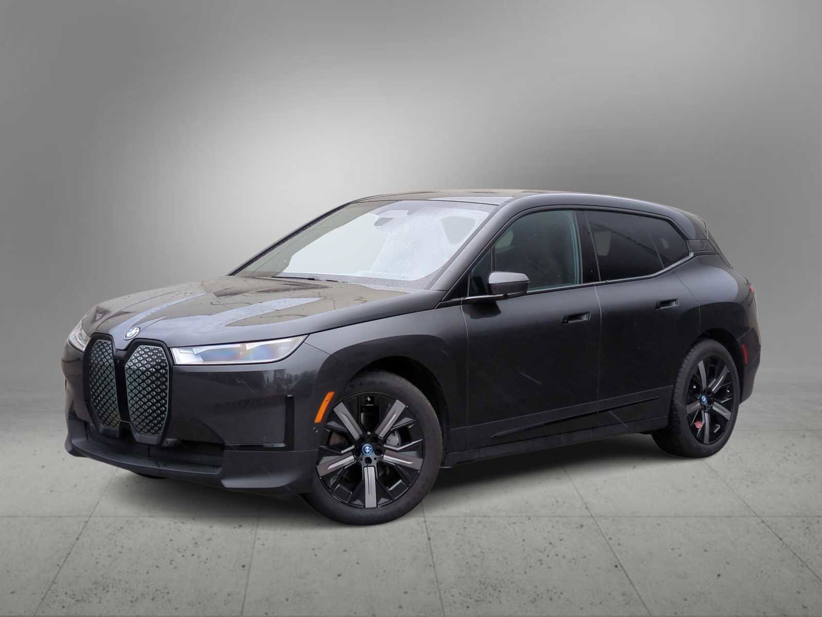 Used 2025 BMW iX xDrive50 image 1