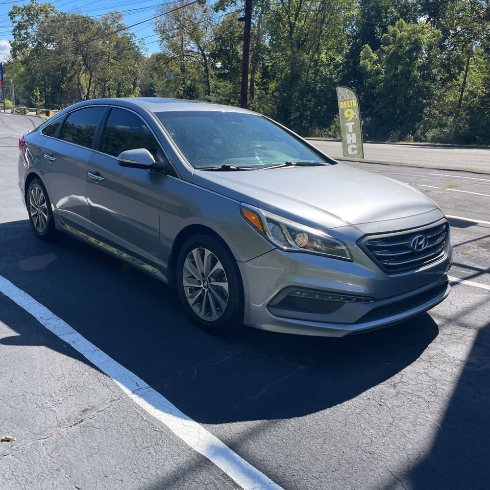 Used 2017 Hyundai Sonata Sport w/ Value Edition Package 02