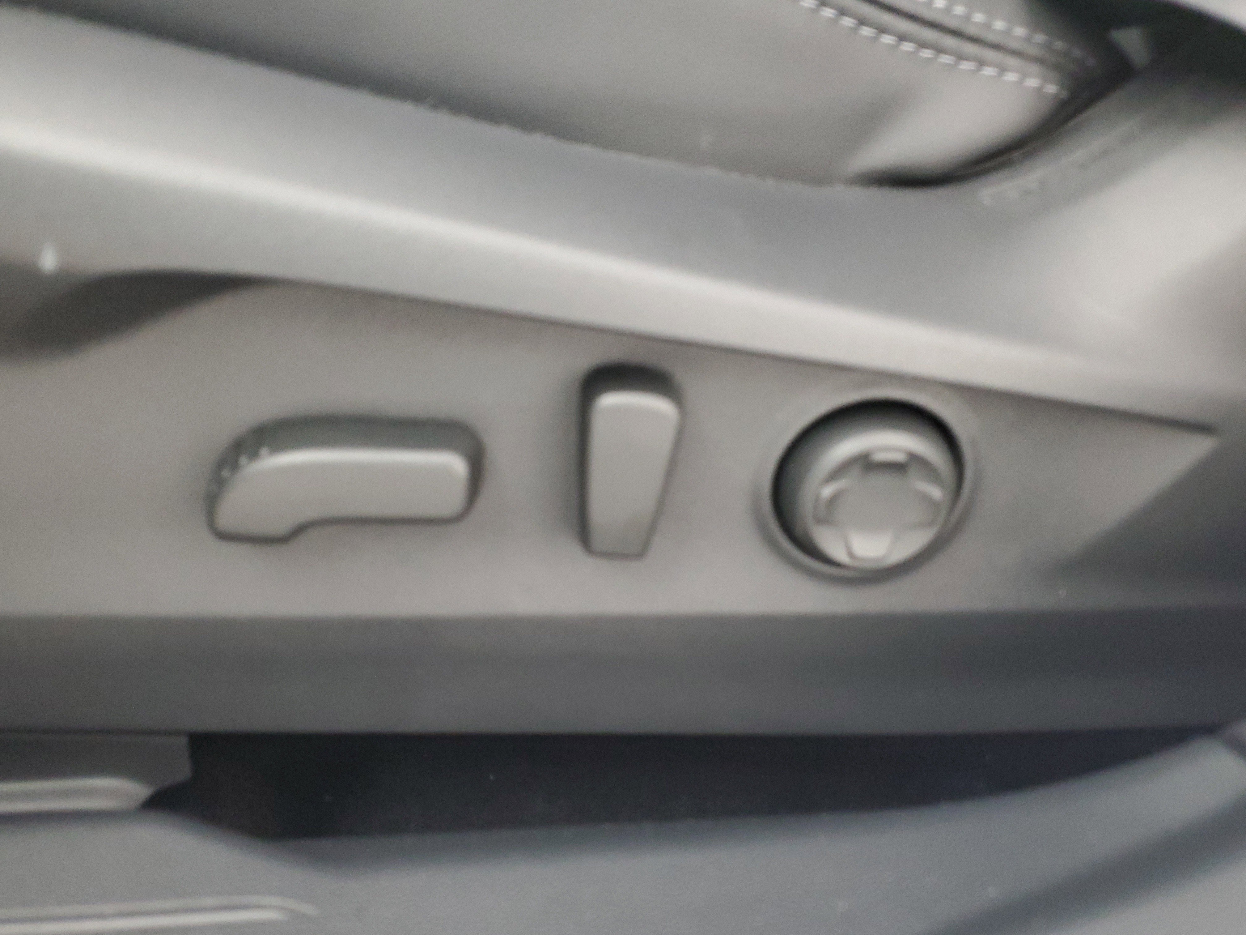 New 2025 Subaru Outback Touring XT image 32