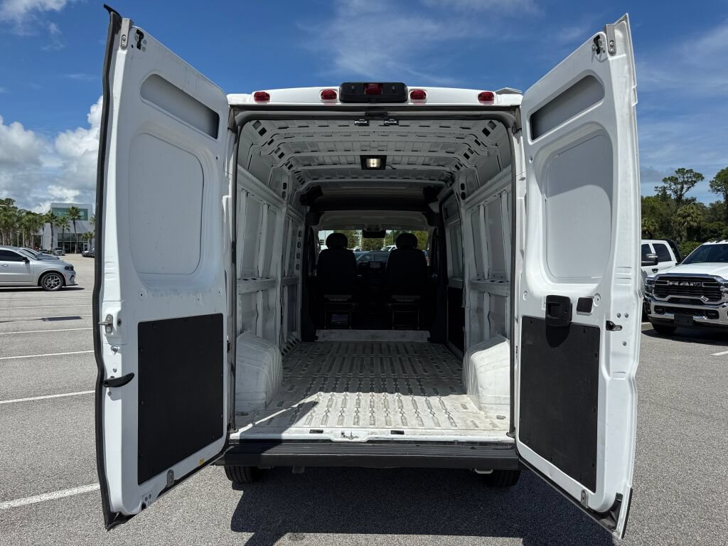 Used 2025 RAM ProMaster 2500 w/ Convenience Group FWD image 15