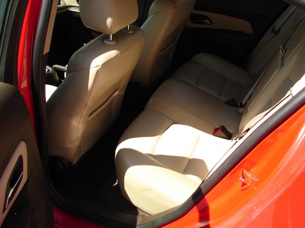 Used 2014 Chevrolet Cruze Diesel FWD image 8