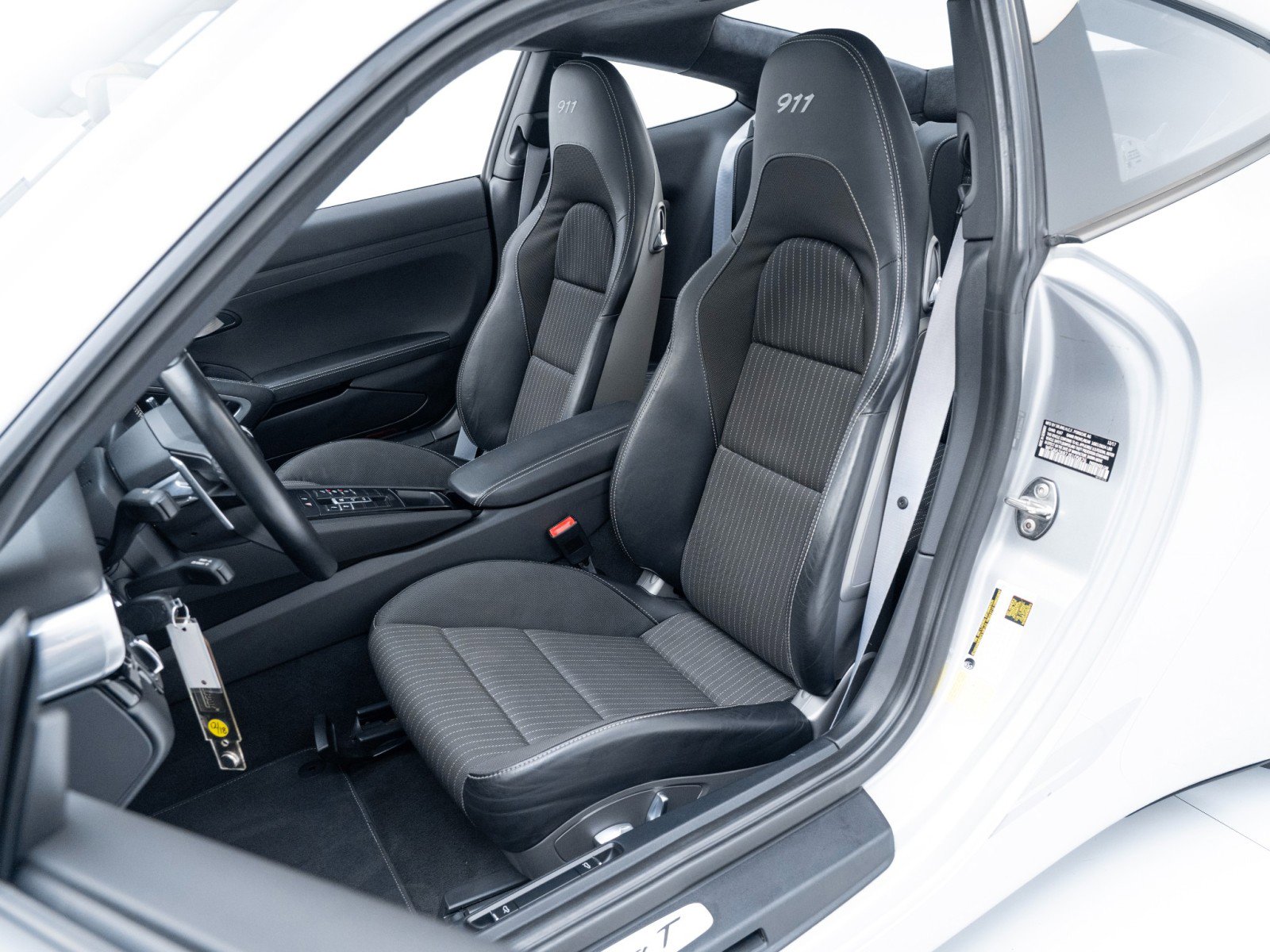 Certified 2018 Porsche 911 Carrera T image 5