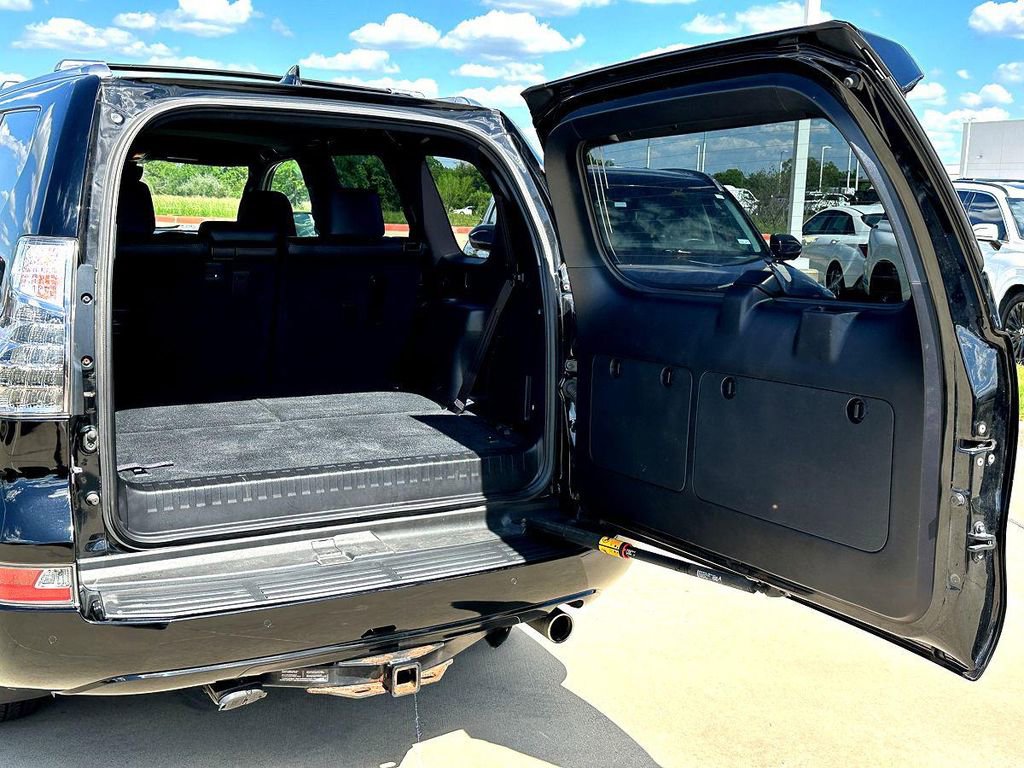 Used 2020 Lexus GX 460 Luxury w/ Accessory Package AWD/4WD image 33