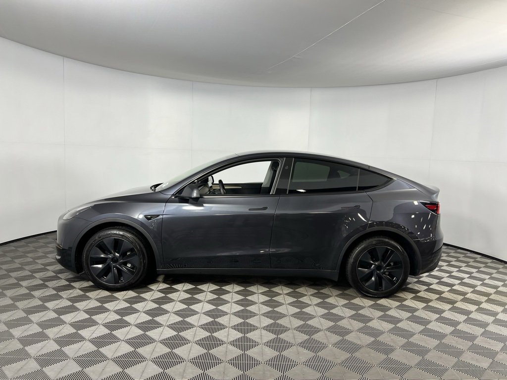 Used 2025 Tesla Model Y Long Range image 8