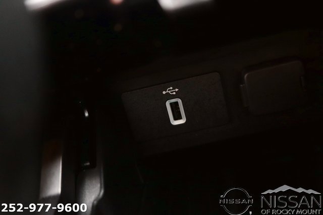 Used 2018 Ford Explorer XLT w/ Equipment Group 202A image 23