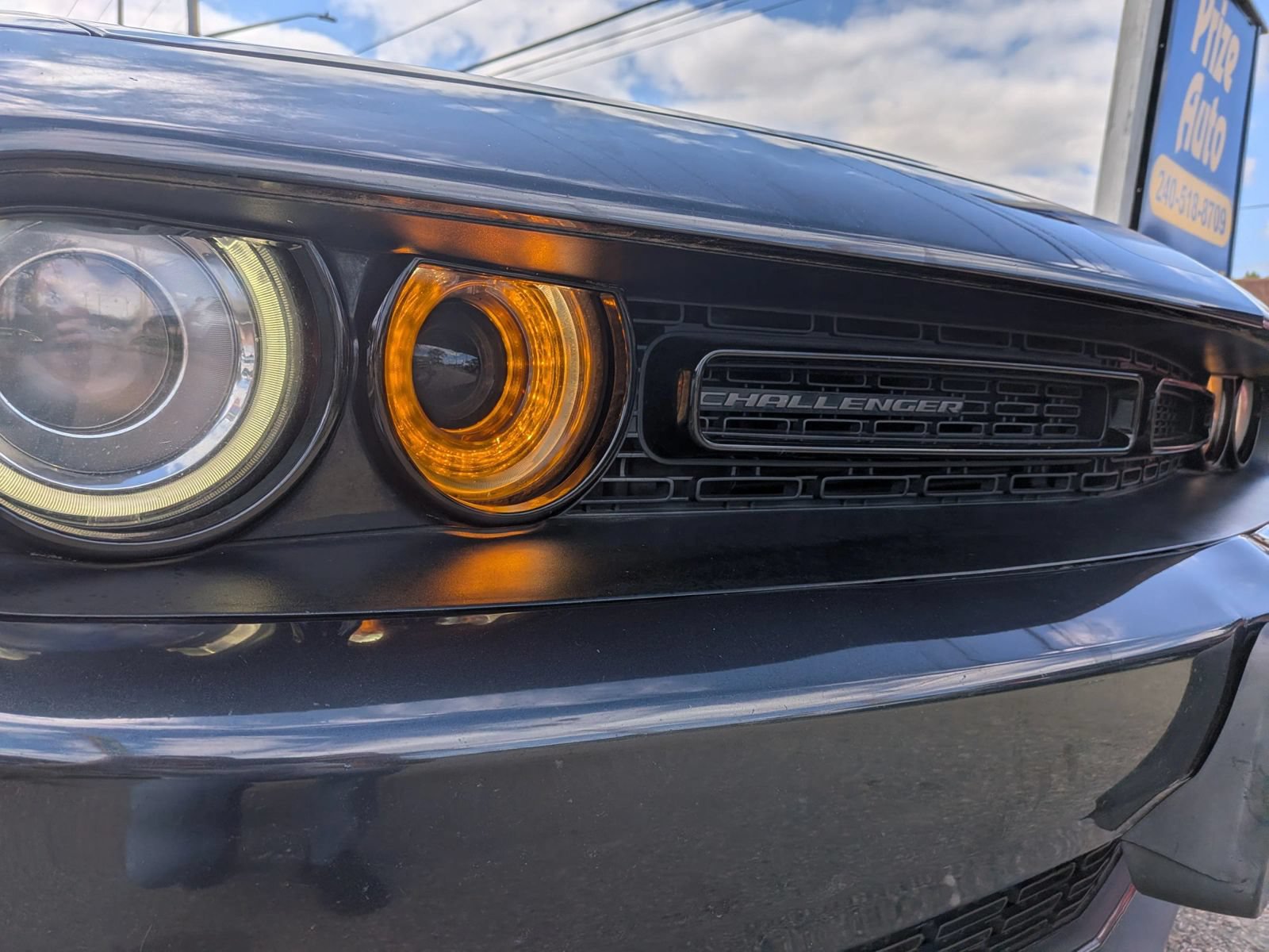 Used 2017 Dodge Challenger SXT w/ Blacktop Package RWD image 10