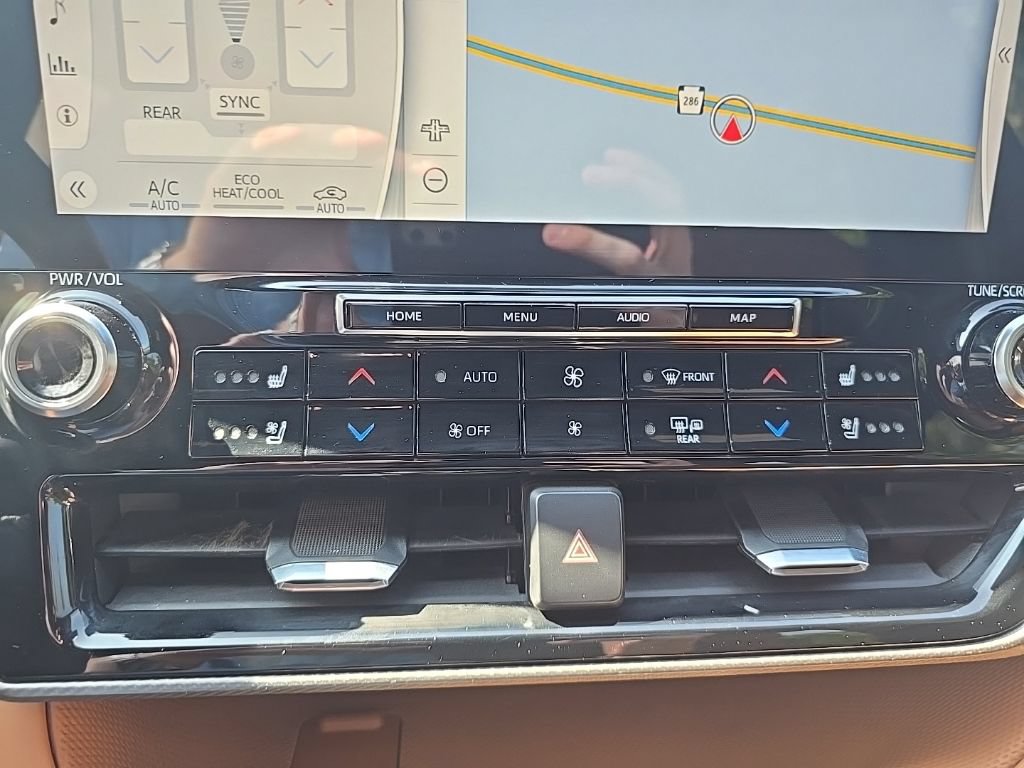 Used 2020 Toyota Highlander Platinum AWD/4WD image 19