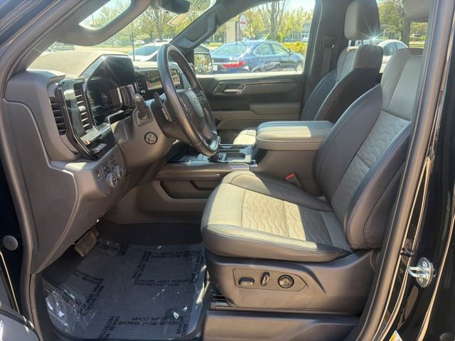 Used 2023 Chevrolet Silverado 1500 ZR2 w/ Technology Package AWD/4WD image 12