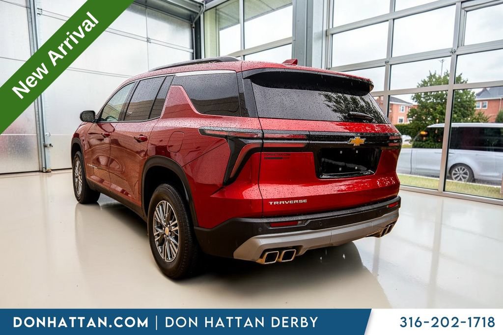 Used 2025 Chevrolet Traverse LT w/ LPO, Floor Liner Package FWD image 30
