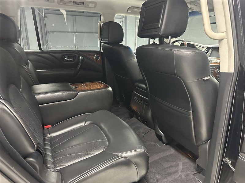 Used 2016 INFINITI QX80 4WD w/ Deluxe Technology Package image 7