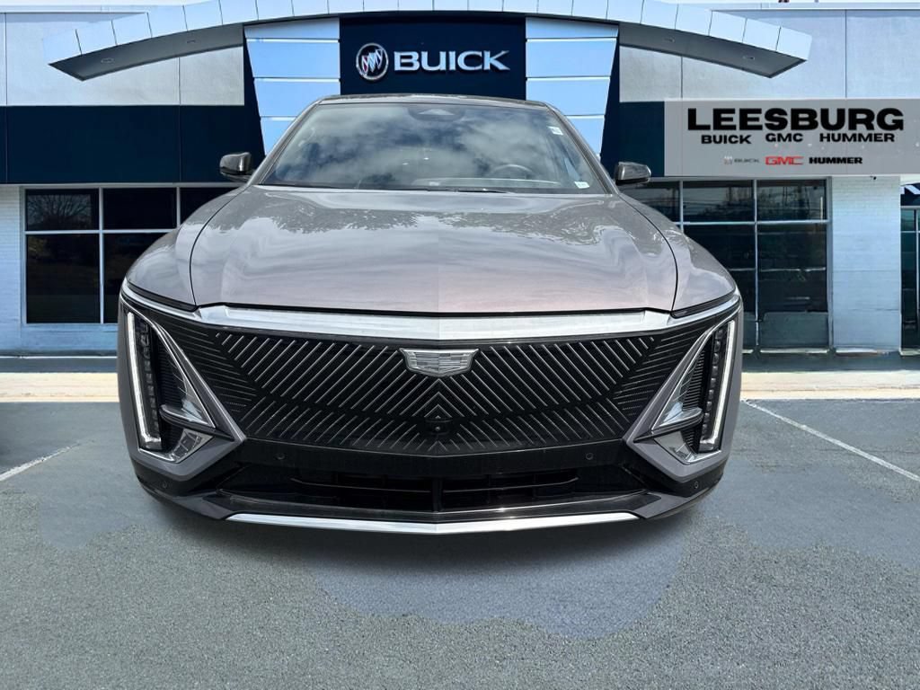 Used 2025 Cadillac Lyriq Luxury w/ LPO, Floor Liner Package AWD/4WD image 2