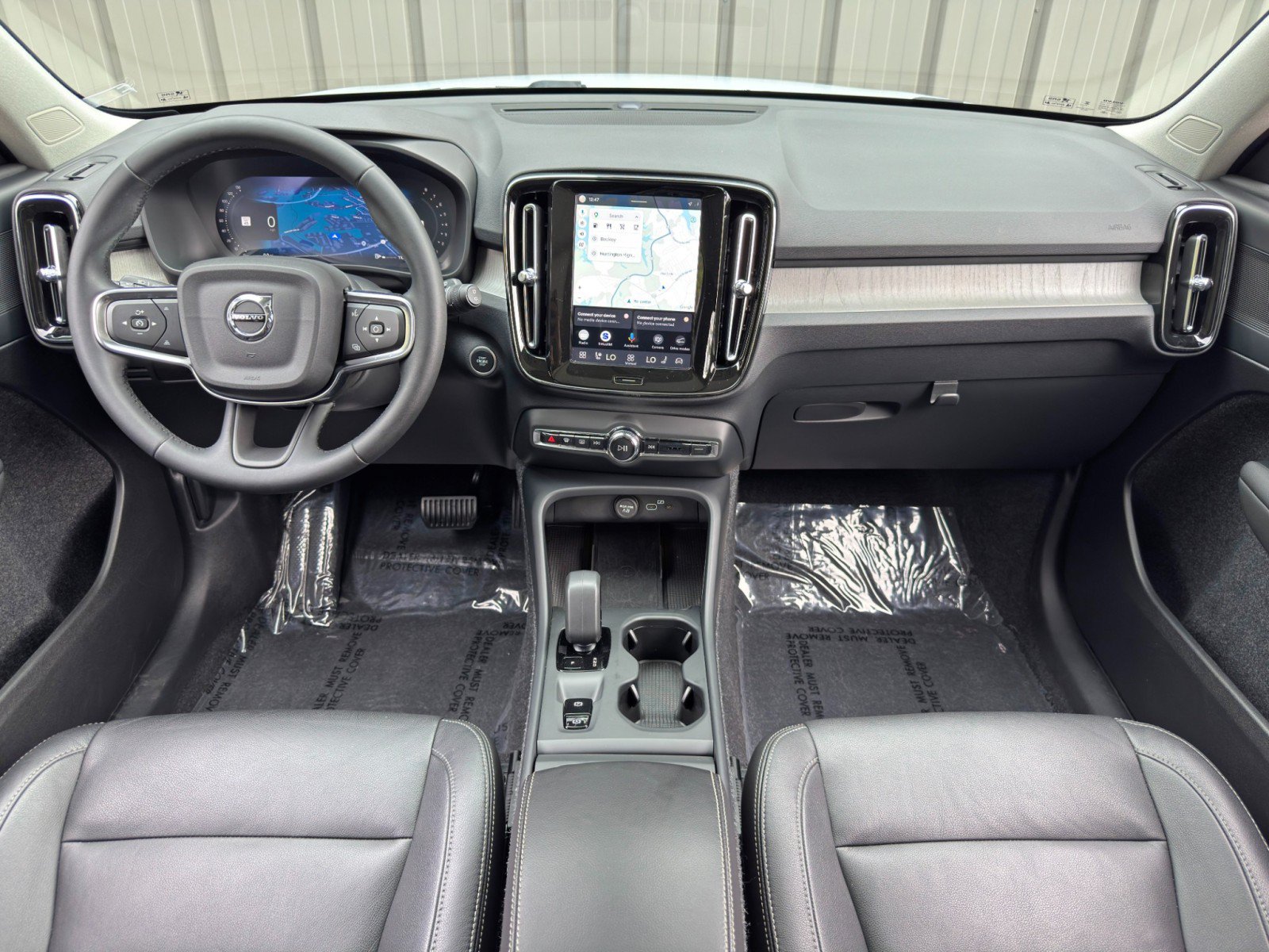 Used 2025 Volvo XC40 B5 Core w/ Climate Package AWD/4WD image 9