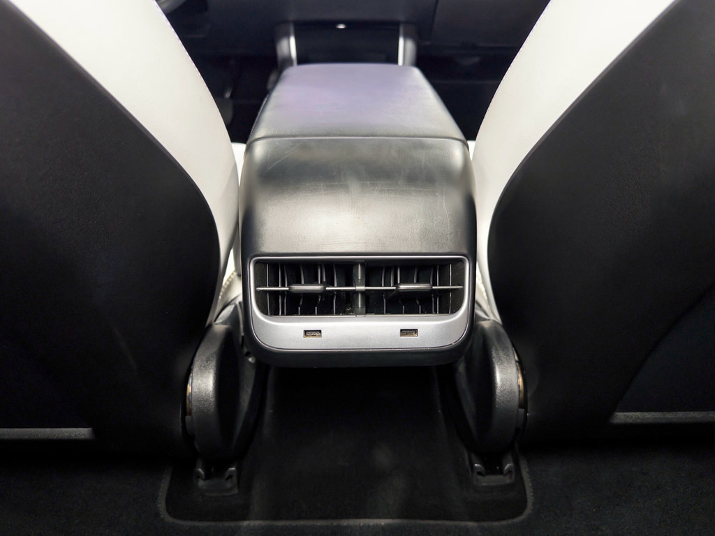 Used 2018 Tesla Model 3 Long Range image 19