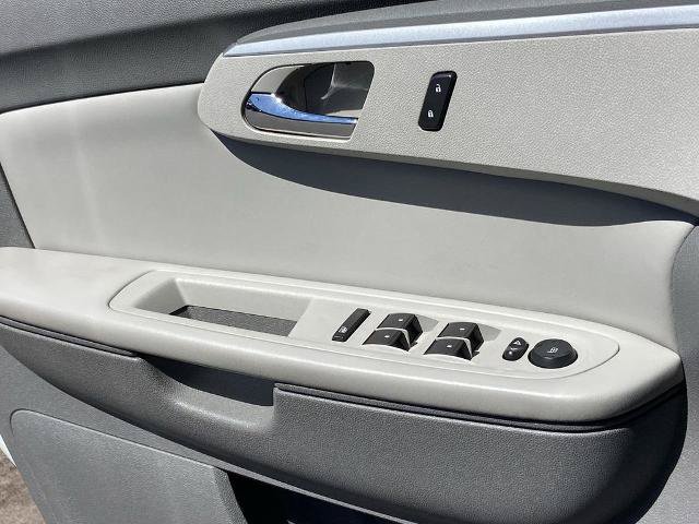 Used 2011 Chevrolet Traverse LT w/ Personal Connectivity Package FWD image 18