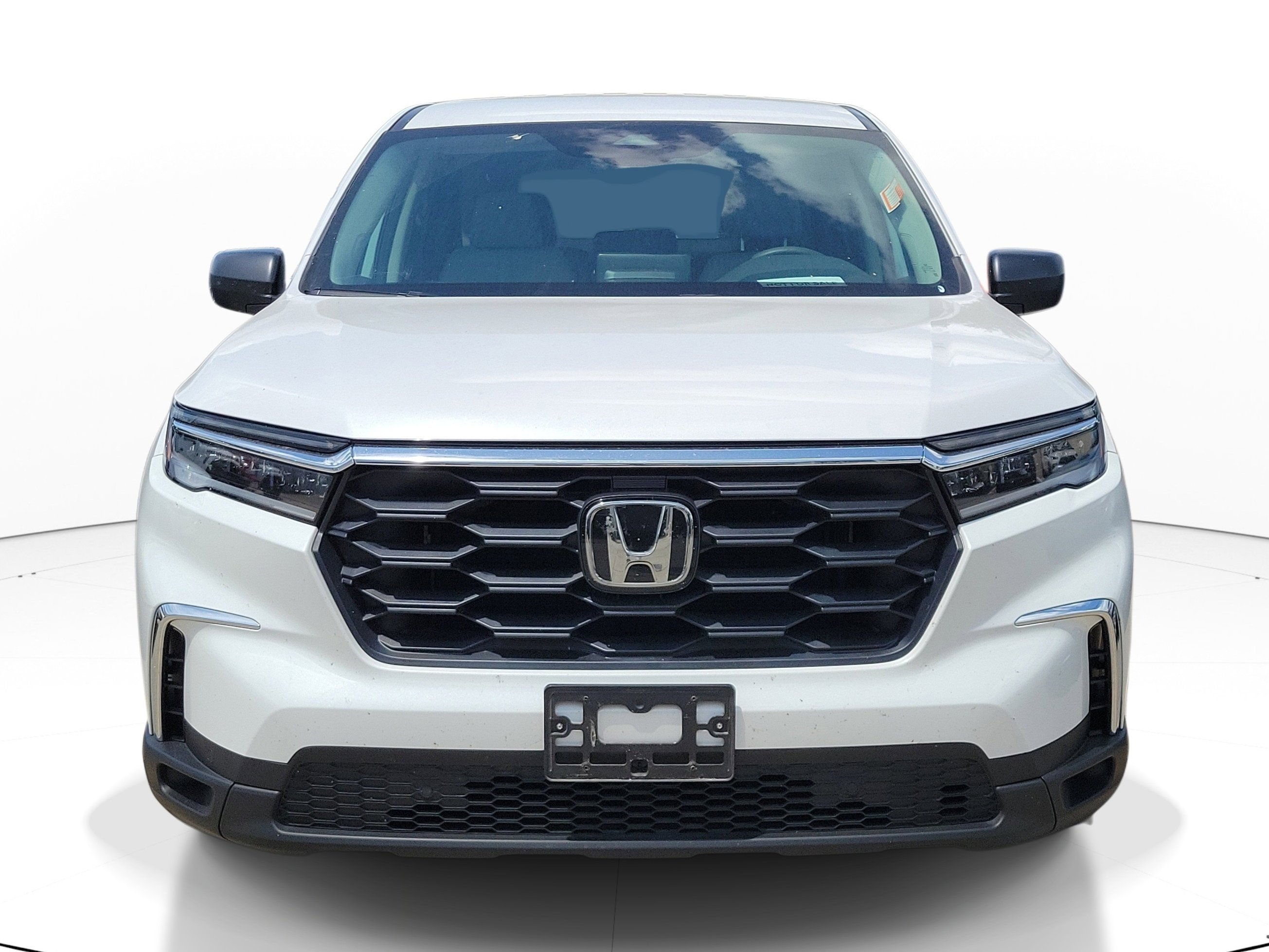 Used 2023 Honda Pilot LX image 2
