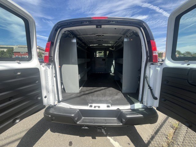New 2024 Chevrolet Express 3500 image 7