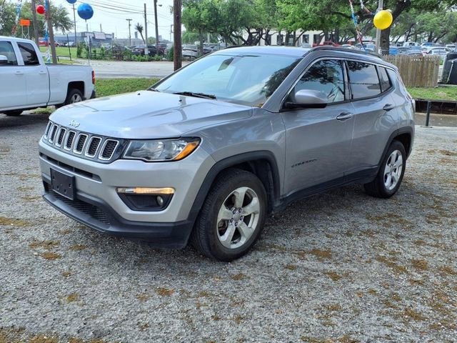 Used 2018 Jeep Compass Latitude FWD image 3