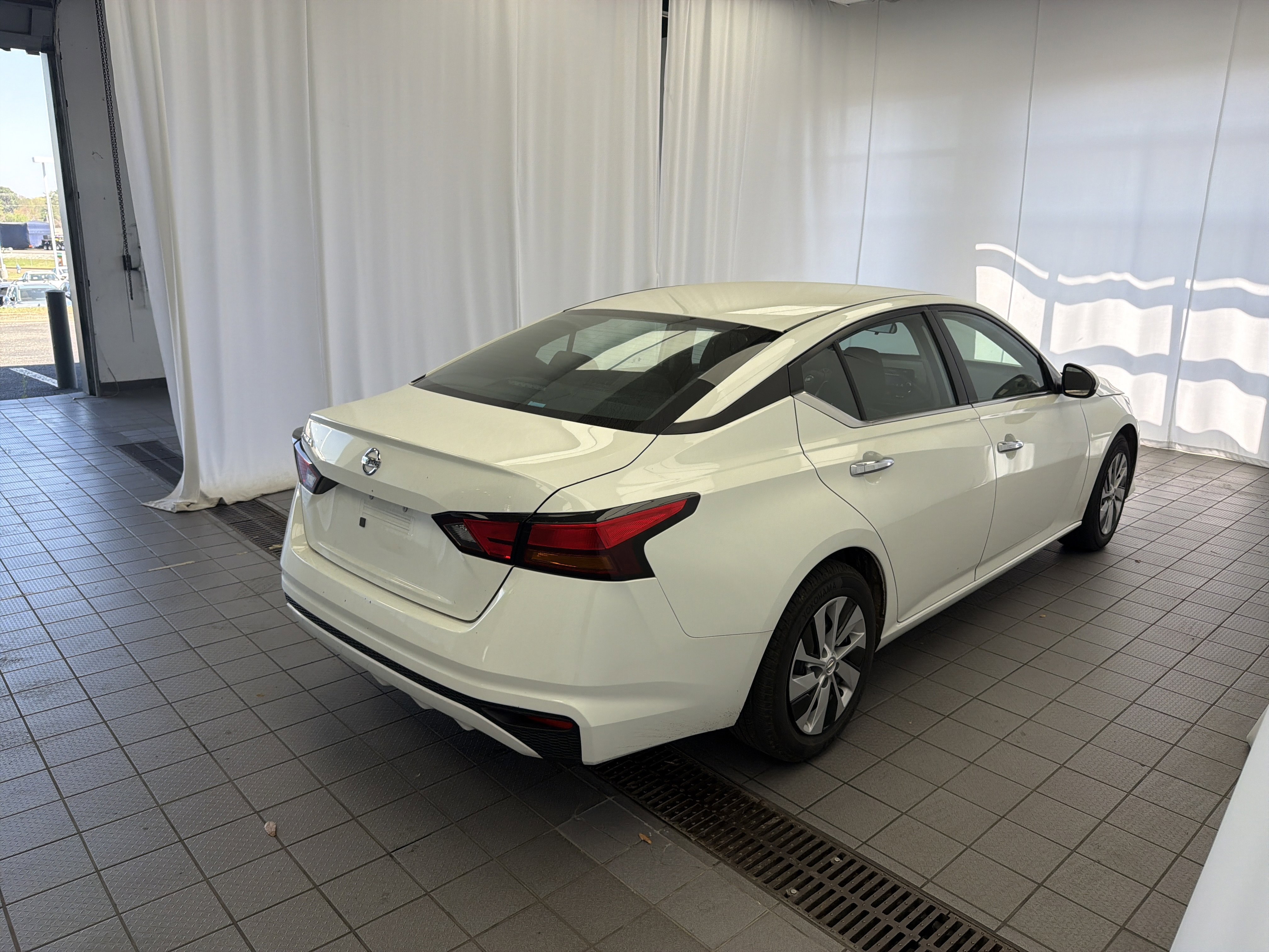 Used 2022 Nissan Altima 2.5 S image 5