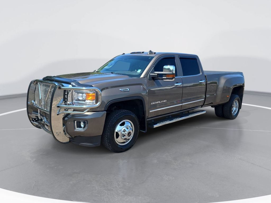 Used 2015 GMC Sierra 3500 Denali w/ Duramax Plus Package RWD image 9