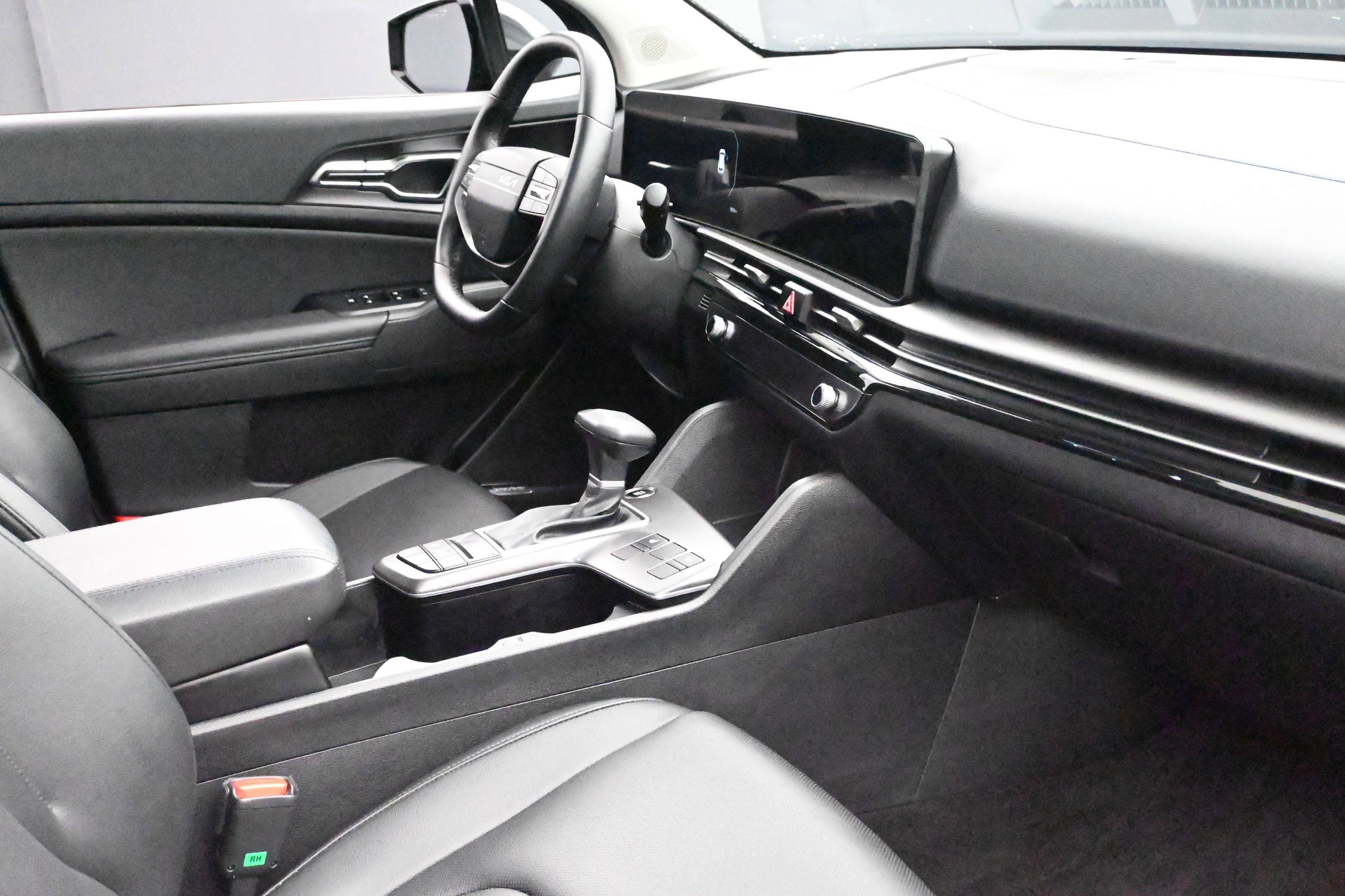 Used 2026 Kia Sportage SX FWD image 26