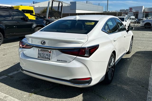 Used 2021 Lexus ES 300h w/ Premium Package FWD image 5