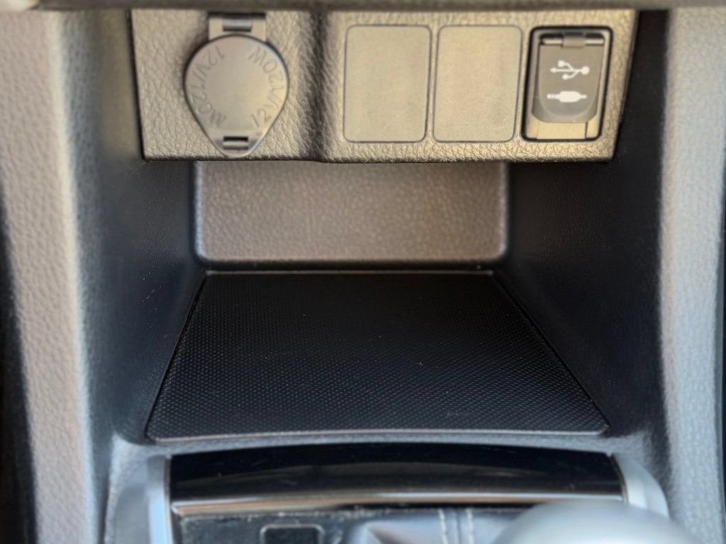 Used 2017 Toyota Corolla LE FWD image 14