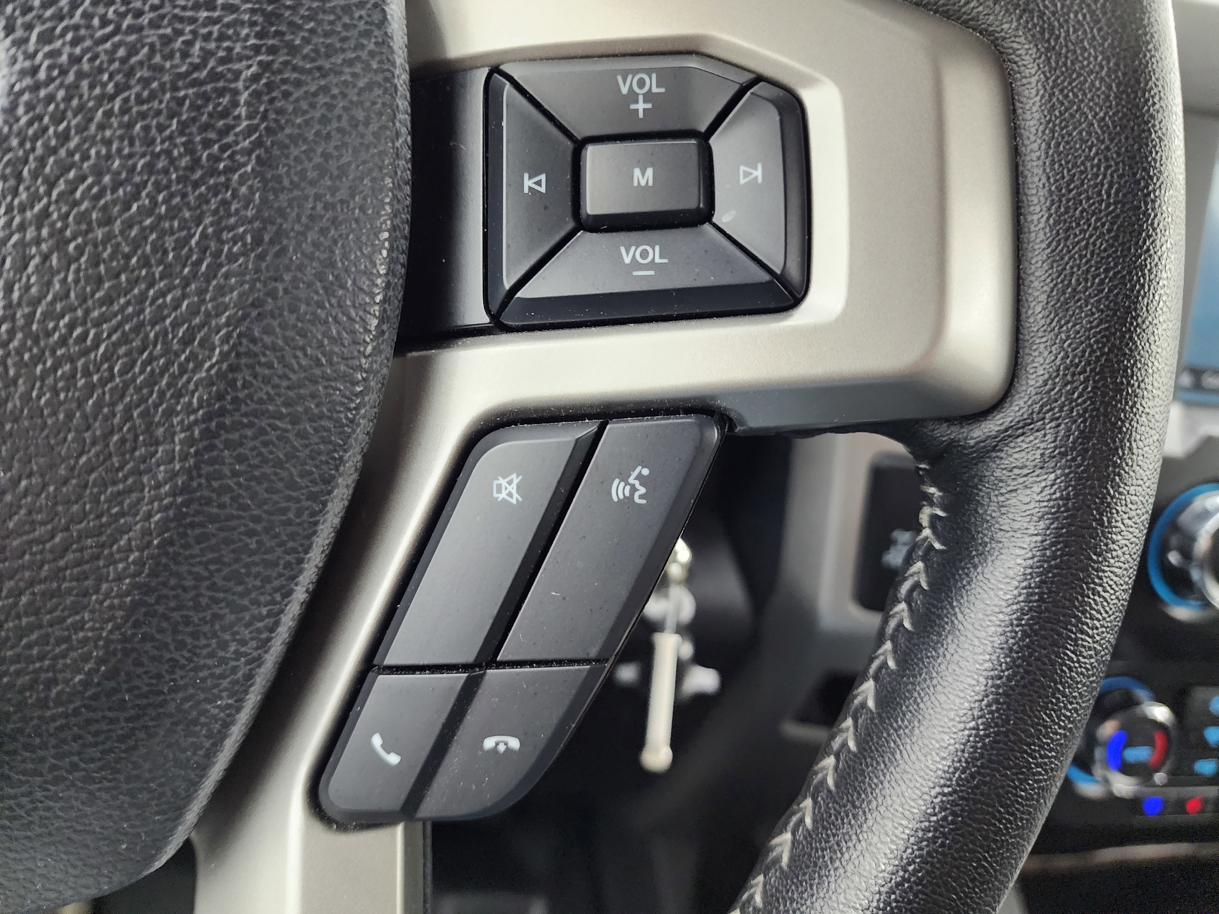 Used 2019 Ford F350 Lariat w/ Chrome Package image 16