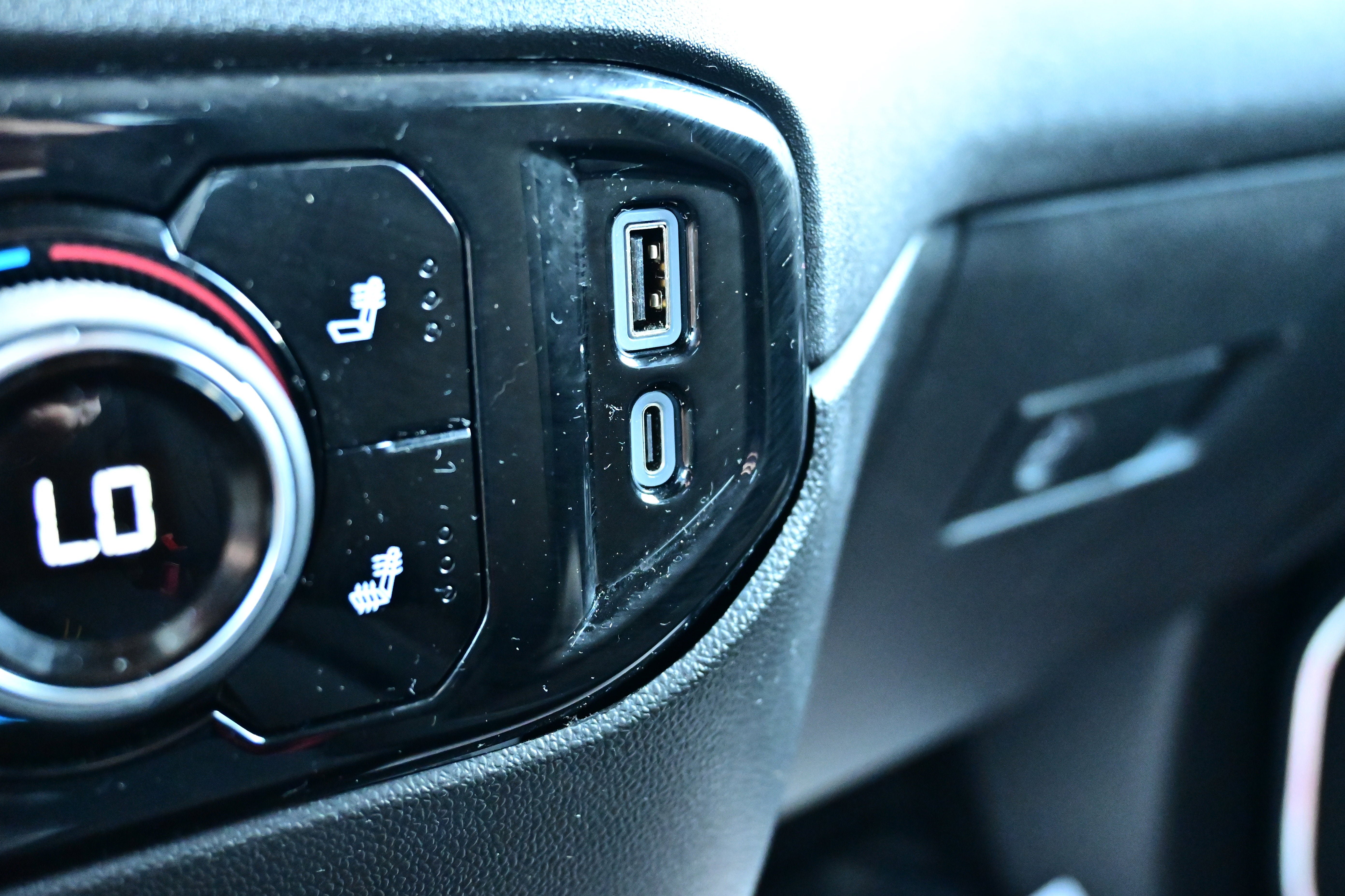 Used 2024 Chevrolet Silverado 1500 LT AWD/4WD image 26
