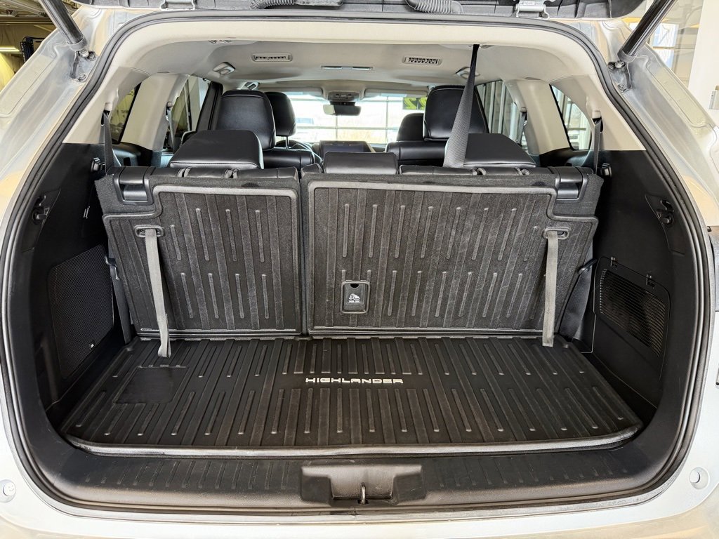 Used 2022 Toyota Highlander Limited image 36