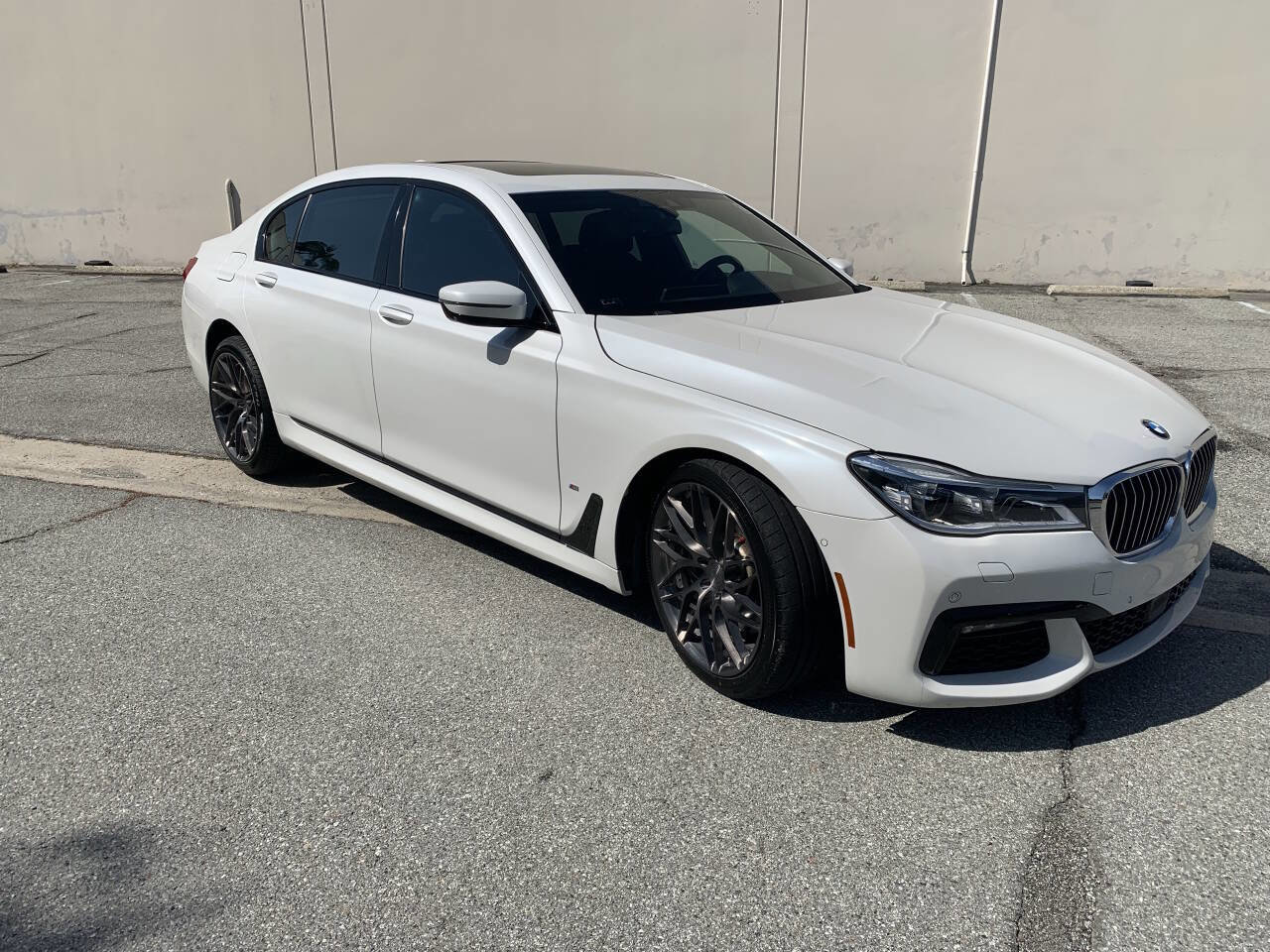 Used 2016 BMW 750i xDrive AWD/4WD image 8