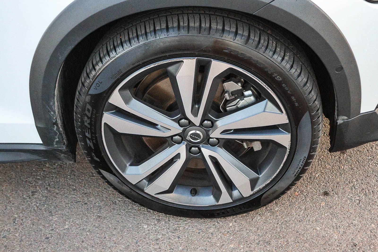 Used 2025 Volvo V60 B5 Cross Country Plus image 14